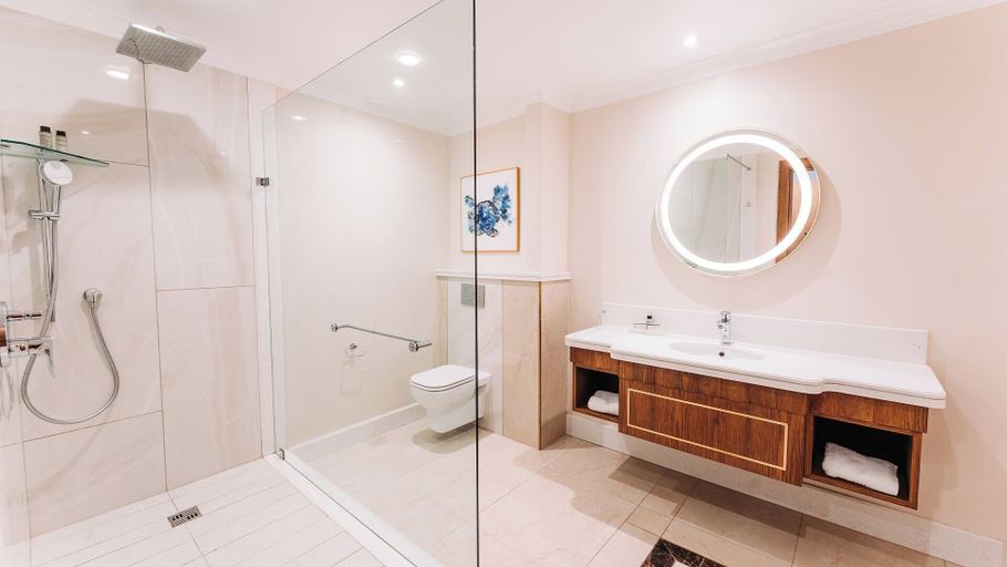 Bathroom 4, Silverstar Hotel, West Rand
