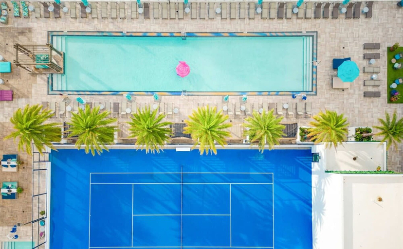Room 2, Luxury 3 Br- Front Intercostal View Amazing Pools, Broward