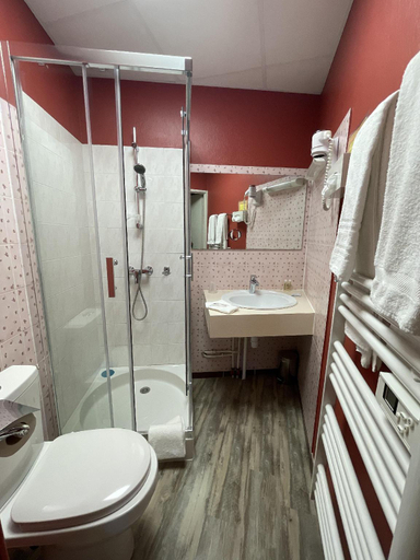 Bathroom 9