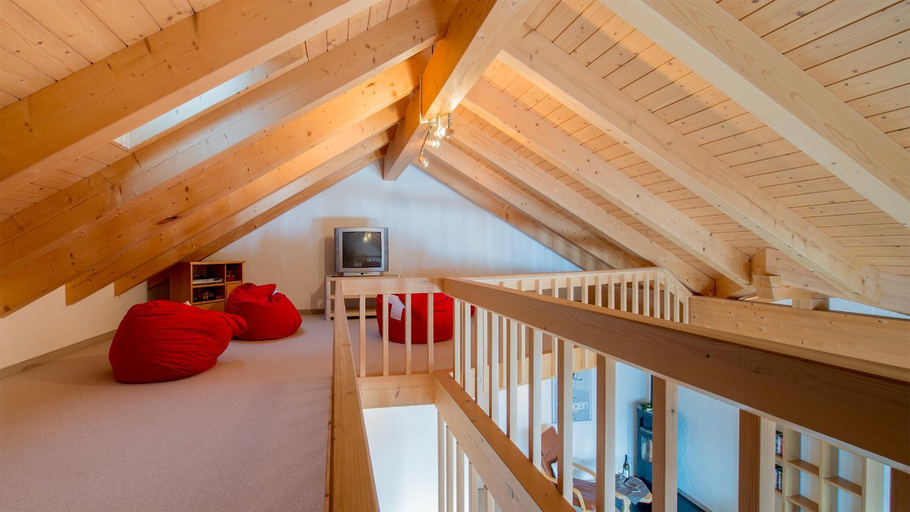 Shared lounge/TV area 3, Chalet Millennium, Interlaken
