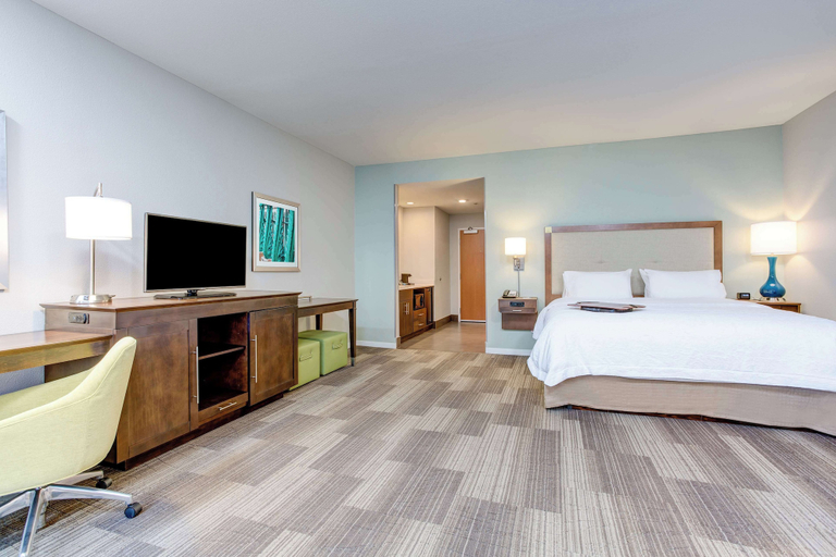 Bedroom 2, Hampton Inn & Suites Macon I-475, Bibb