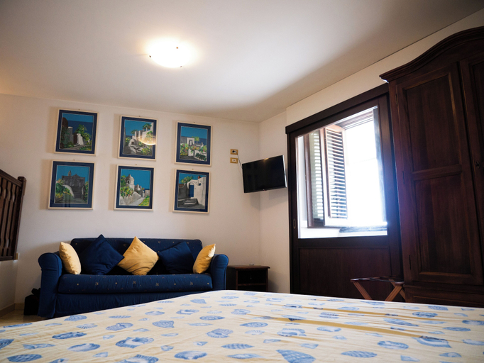 Bedroom 3, B&B ALTA MAREA LIPARI, Messina