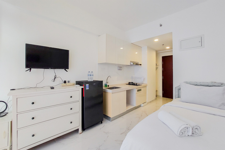 Bedroom 2, Good Deal and Comfortable Studio at Sky House BSD Apartment By Travelio, Tangerang Selatan