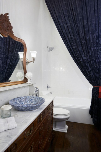 Bathroom 3, The Wheeler Mansion, Cook