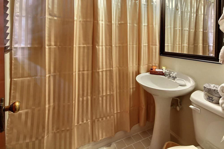 Bathroom 3, Dillard House, Rabun