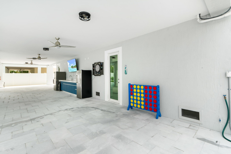Room 5, Luna Light Waterfront Pool Dock Views, Monroe