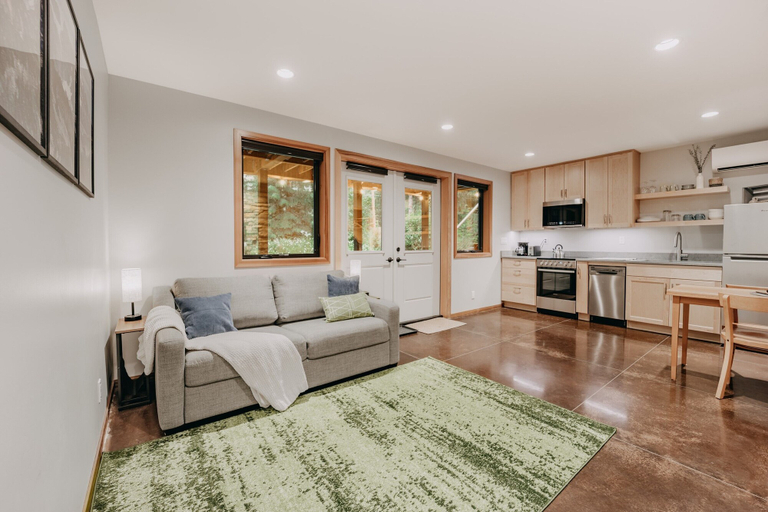 Others 5, 08mbr - Starlink - Gas F/P - BBQ - Sleeps 2, Whatcom