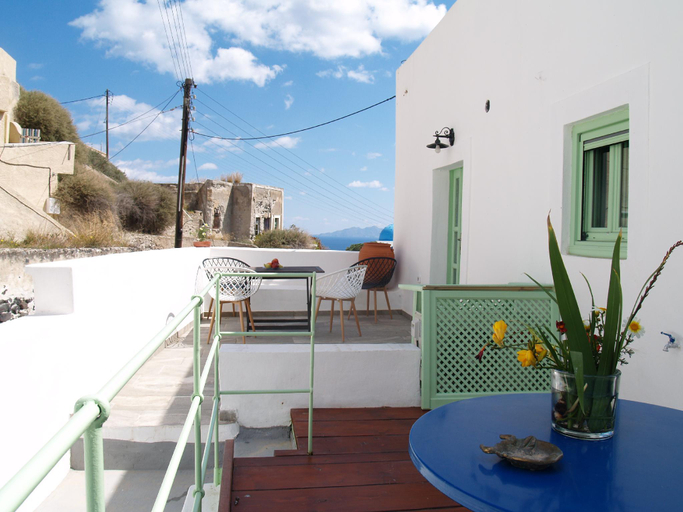 Others 3, Mythos Traditional Stonehouse, South Aegean