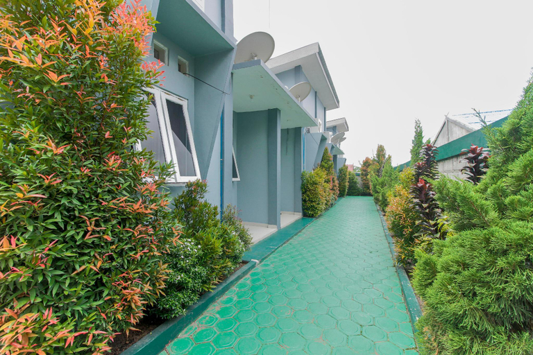 Exterior 3