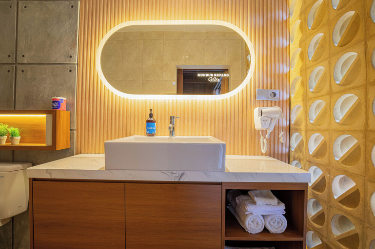 Bathroom 11