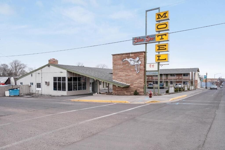 Exterior & Views, Silver Spur Motel, Harney