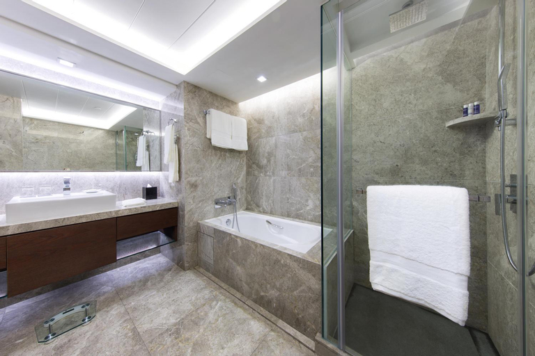 Bathroom 7