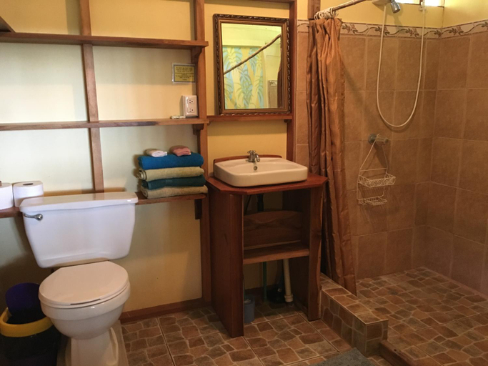 Others 5, Cabinas Los Cocos, Golfito