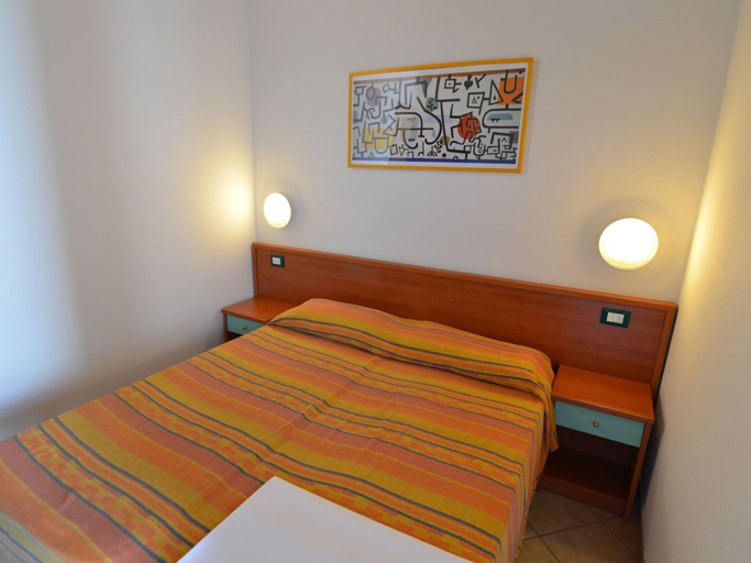 Bedroom 3, Nicely Furnished Apartment with AC near Beach, Ferrara