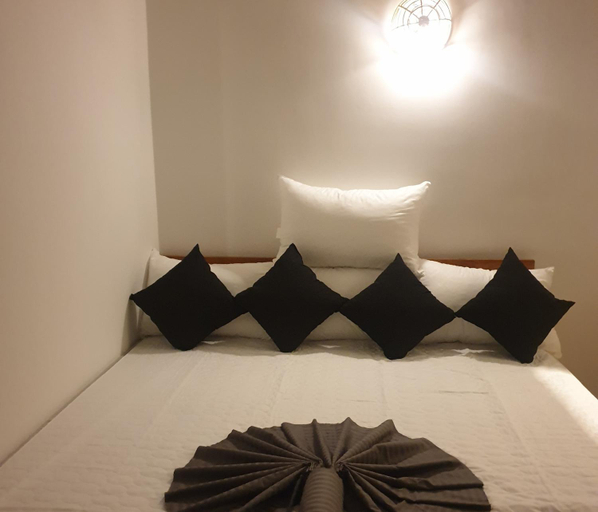 Bedroom 2, Room with Private Bathroom, Galle Four Gravets