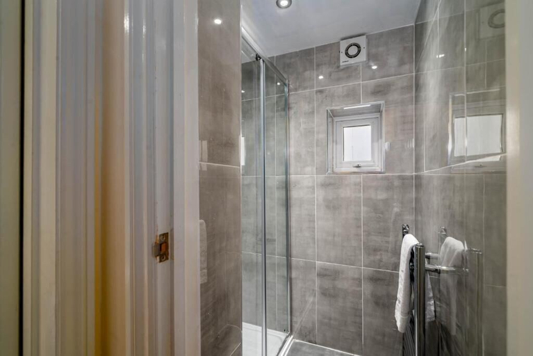 Bathroom 4, Camden Apartments, London