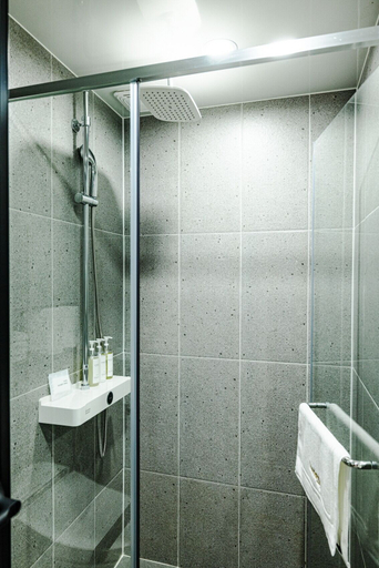 Bathroom 5, Raviens haeundae Avenue, Haeundae