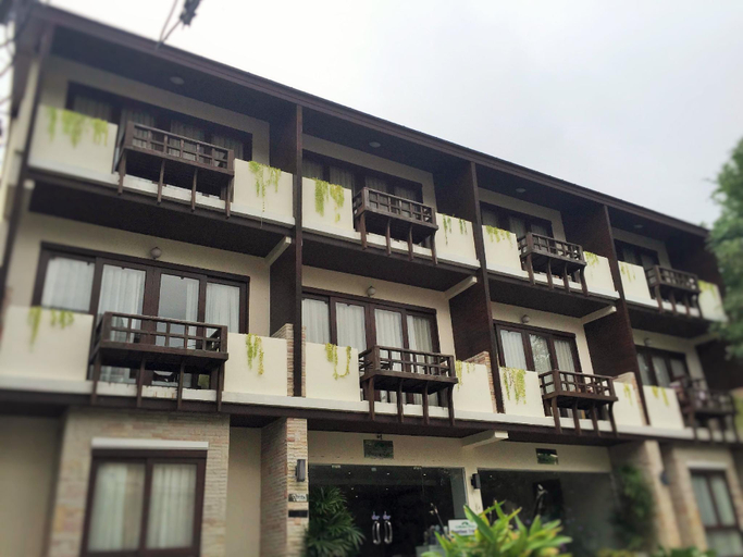 Exterior 1