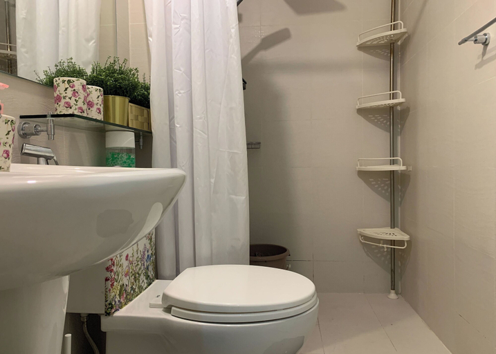 Bathroom 4, Budget Suite Paranaque, Parañaque