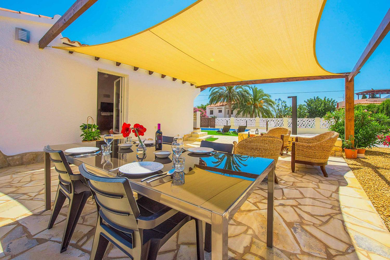 Food & Drinks 5, Villa Neus - PlusHolidays, Alicante