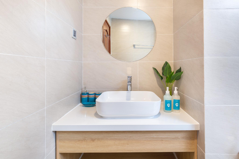 Bathroom 16