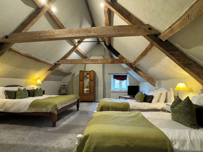 Bedroom 5, The Neeld Arms, Wiltshire