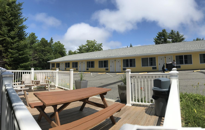 High Seas Motel, Hancock