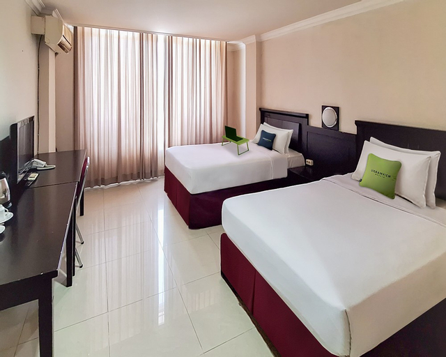 Bedroom 2, Urbanview Hotel Surya Kahayan Palangkaraya by RedDoorz, Palangkaraya