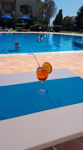 Others 3, Villa Romana, Kavarna