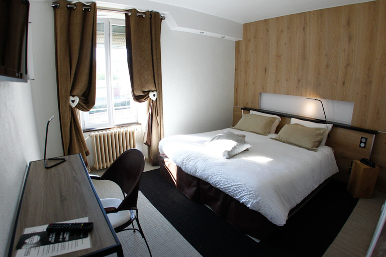 Bedroom 2, Hôtel Gambetta, Jura