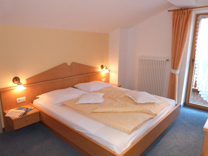 Bedroom 2, Garni Nunnemairhof, Bolzano