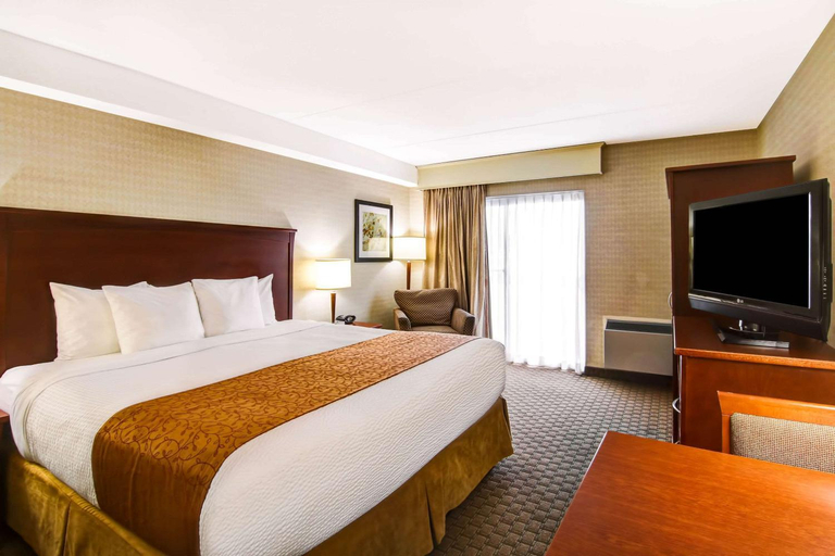Others 3, Quality Inn, Waterloo