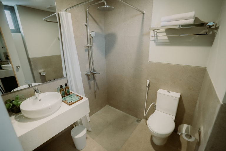 Bathroom 8