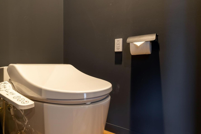 Bathroom 1, 最大14名可 全棟プライベートサウナとBBQコンロ付き 那須で愛犬と大人数で泊まれる - THE SECOND Nasukogen Forest House, Nasu