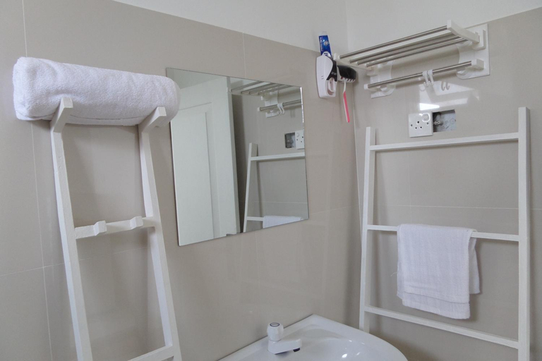 Bathroom 5, White Villa Ambalangoda, Ambalangoda