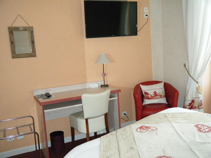Bedroom 3, Hôtel Gambetta, Jura