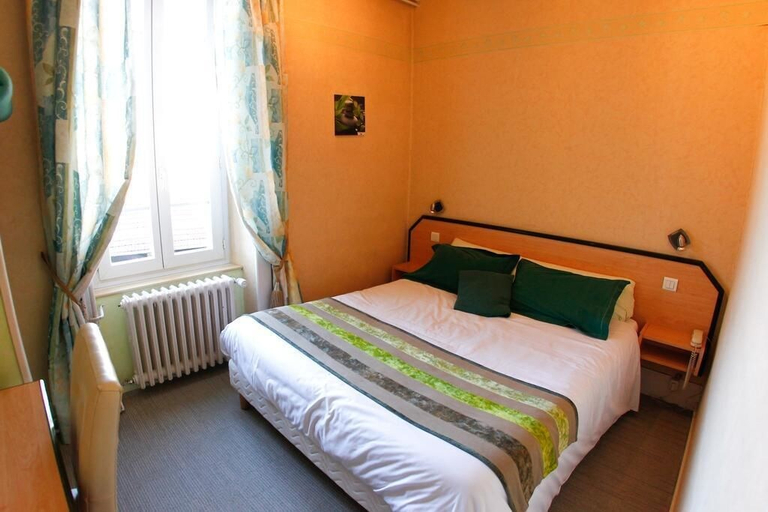 Bedroom 3, Hôtel Gambetta, Jura