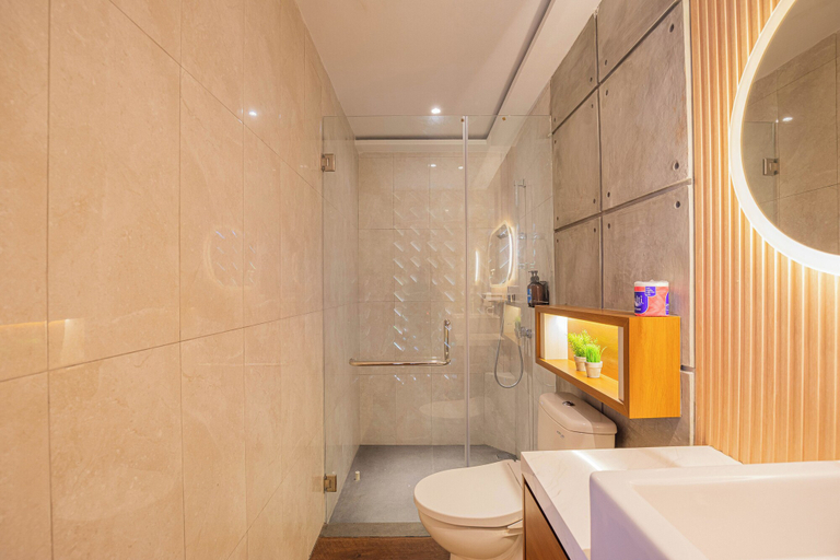 Bathroom 12