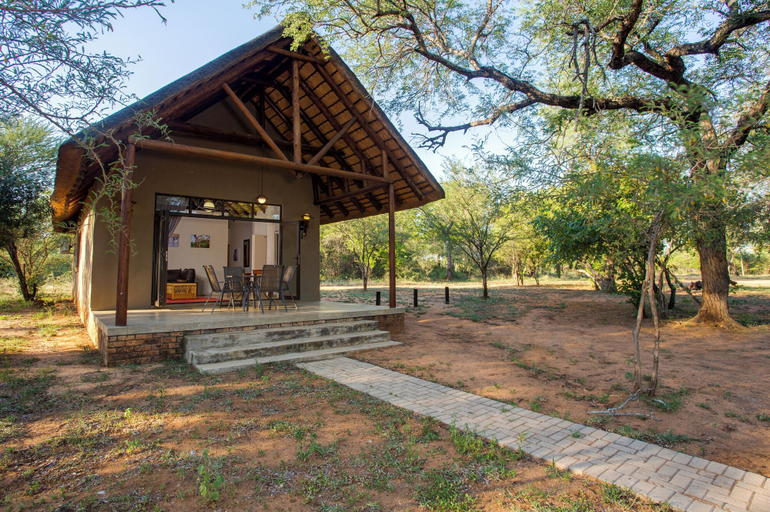 Exterior & Views, Kubu Bush Lodge, Mopani