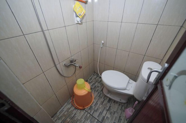Bathroom 11