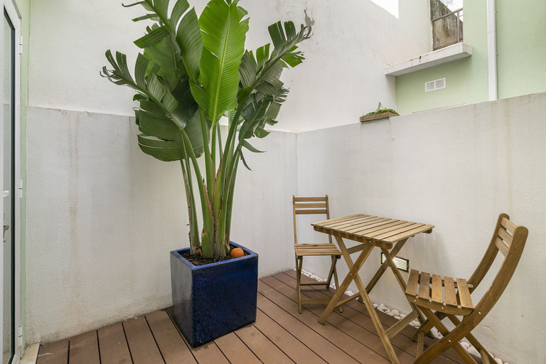 Others 5, Chic 1-Bed W/ Patio Perfect To Explore Lisbon, Lisbon