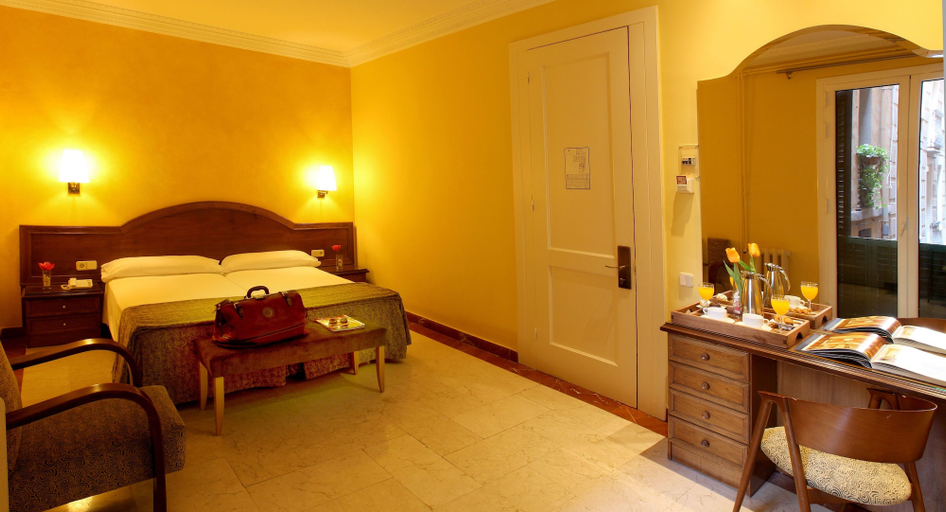 Bedroom 4, Hotel Nouvel, Barcelona