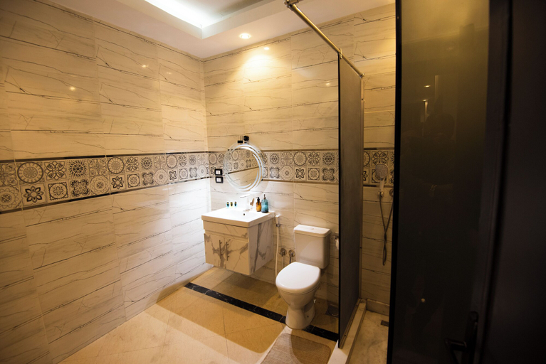 Bathroom 2, King Tut Hotel Museum & Pyramids View, Al-Ahram