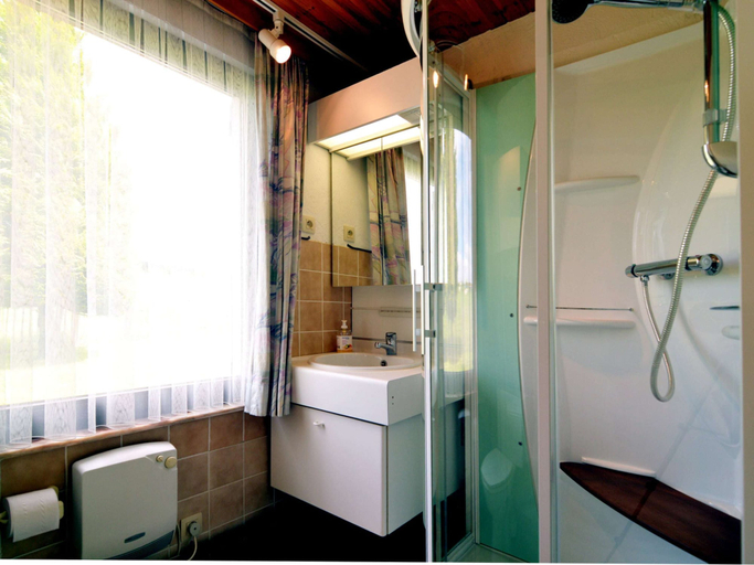 Bathroom 3, Pet Escape in Ardennes, Namur