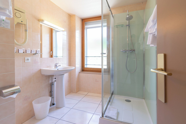 Bathroom 3, Hotel beau site, Doubs