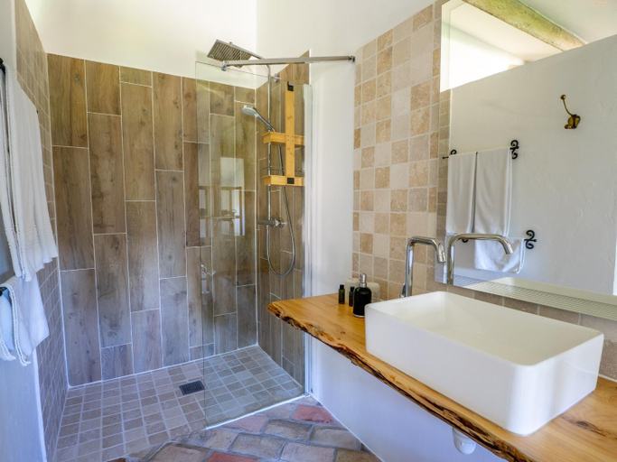 Bathroom 4, Le Mas Reseda, Vaucluse