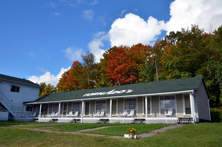 Others 5, Tornado's Motel, Parry Sound