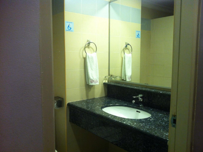 Bathroom 8