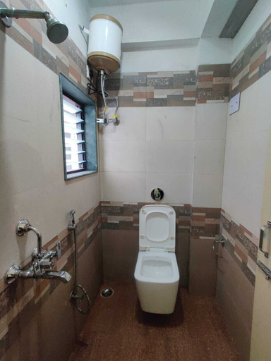 Bathroom 3, Hotel Route 55, Darjiling