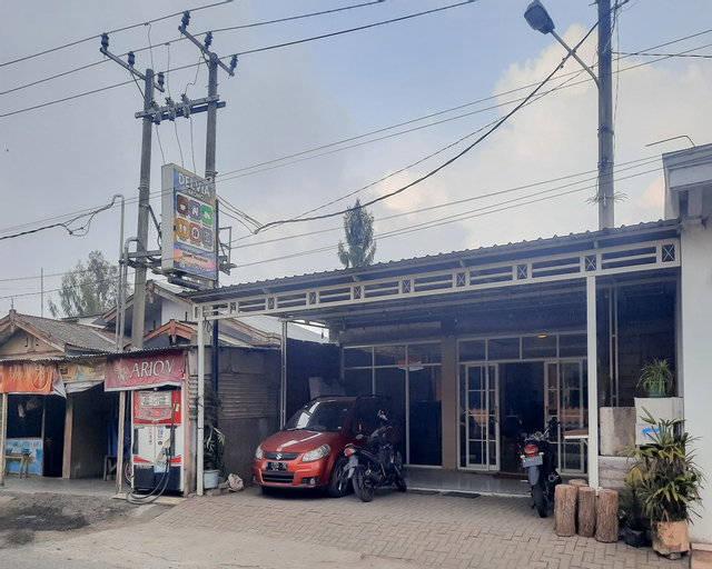 Exterior & Views 2, Delvia Bromo Homestay Mitra RedDoorz, Probolinggo